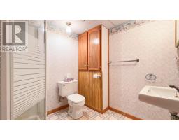 8 DUNSFORD CRESCENT - 46