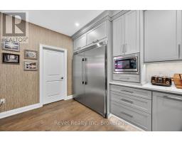 517 SILVERBIRCH DRIVE - 16