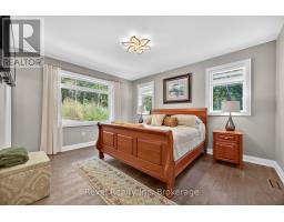 517 SILVERBIRCH DRIVE - 17