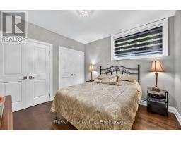 517 SILVERBIRCH DRIVE - 23