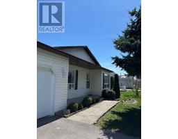 101 MEADOWVIEW LANE S - 32