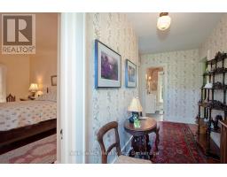 1511 GAINSBOROUGH ROAD - 32