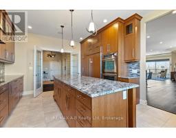 405 - 36 FRONT STREET - 11