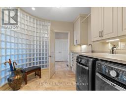 405 - 36 FRONT STREET - 27