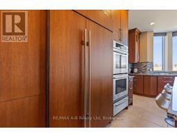 405 - 36 FRONT STREET - 43