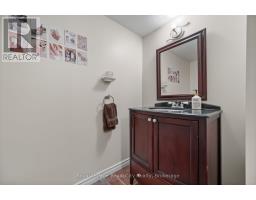 44 - 215 GLAMIS ROAD - 32
