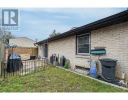 44 - 215 GLAMIS ROAD - 39