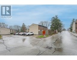 44 - 215 GLAMIS ROAD - 41