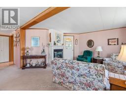 46 REDFORD DRIVE - 12