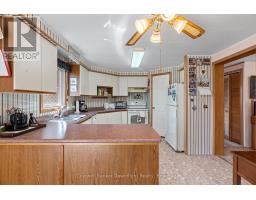 46 REDFORD DRIVE - 18