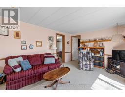 46 REDFORD DRIVE - 20