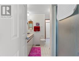 46 REDFORD DRIVE - 25