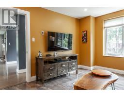 205 - 30 FRONT STREET - 19