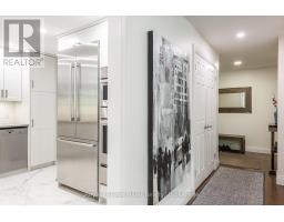 205 - 30 FRONT STREET - 27