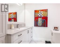 205 - 30 FRONT STREET - 36