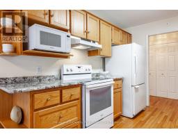 16 - 300 JOHN STREET S - 13