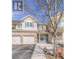 7 ABBOTT CRESCENT - 1