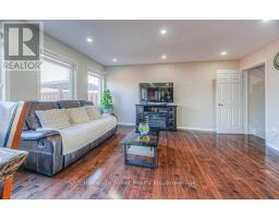 7 ABBOTT CRESCENT - 17