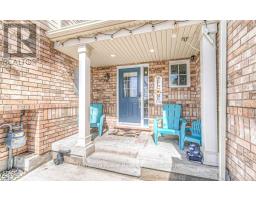 7 ABBOTT CRESCENT - 4