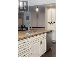 121 WATSON STREET - 11