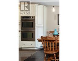 121 WATSON STREET - 25