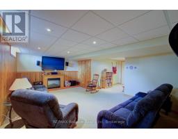 16 STORNOWAY CRESCENT - 25