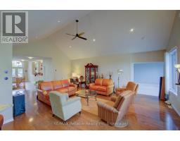 16 STORNOWAY CRESCENT - 6