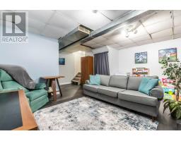 9 - 440 PIONEER DRIVE - 26