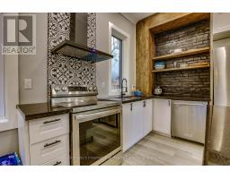 71 BRISCOE STREET E - 4
