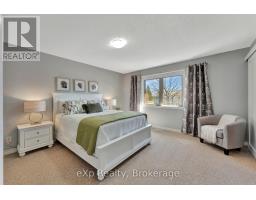 D2 - 12 BRANTWOOD PARK ROAD - 14