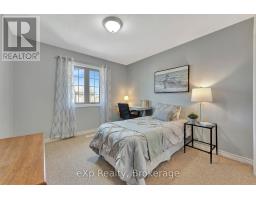 D2 - 12 BRANTWOOD PARK ROAD - 18