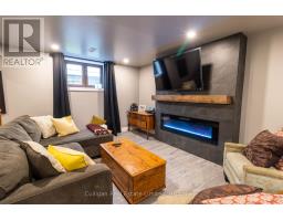 47 - 181 SKYLINE AVENUE - 16