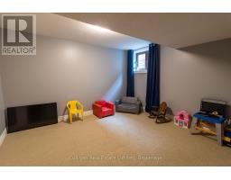 47 - 181 SKYLINE AVENUE - 21