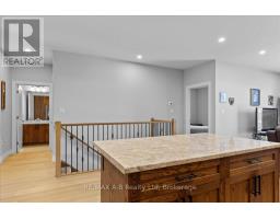 106 RIDGEWOOD CRESCENT - 12