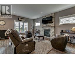 587 HAWTHORNE PLACE - 9