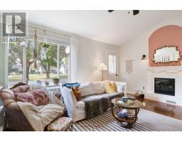 122 SPADINA ROAD E - 12