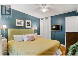 122 SPADINA ROAD E - 16