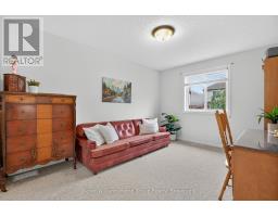 90 UDVARI CRESCENT - 12