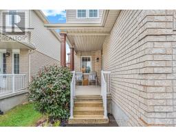 90 UDVARI CRESCENT - 2