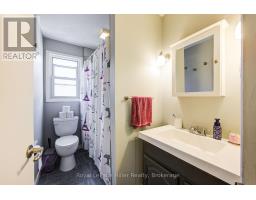 11 WARWICK ROAD - 17