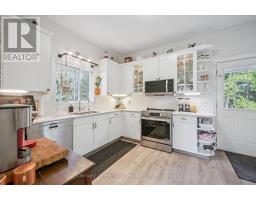 246 THAMES STREET N - 6