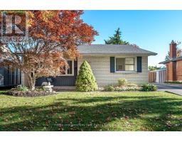 292 REDFORD CRESCENT - 1