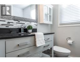 292 REDFORD CRESCENT - 19