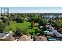 292 REDFORD CRESCENT - 2