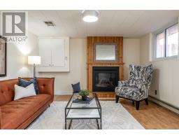 292 REDFORD CRESCENT - 21