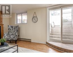 292 REDFORD CRESCENT - 24