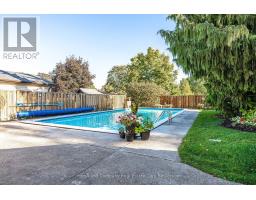 292 REDFORD CRESCENT - 28