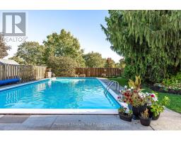 292 REDFORD CRESCENT - 29