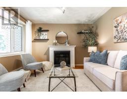 292 REDFORD CRESCENT - 3