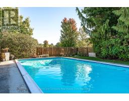 292 REDFORD CRESCENT - 30
